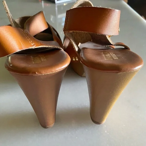 Mossimo Supply Co. Brown Platform Sandals - Picture 4 of 12
